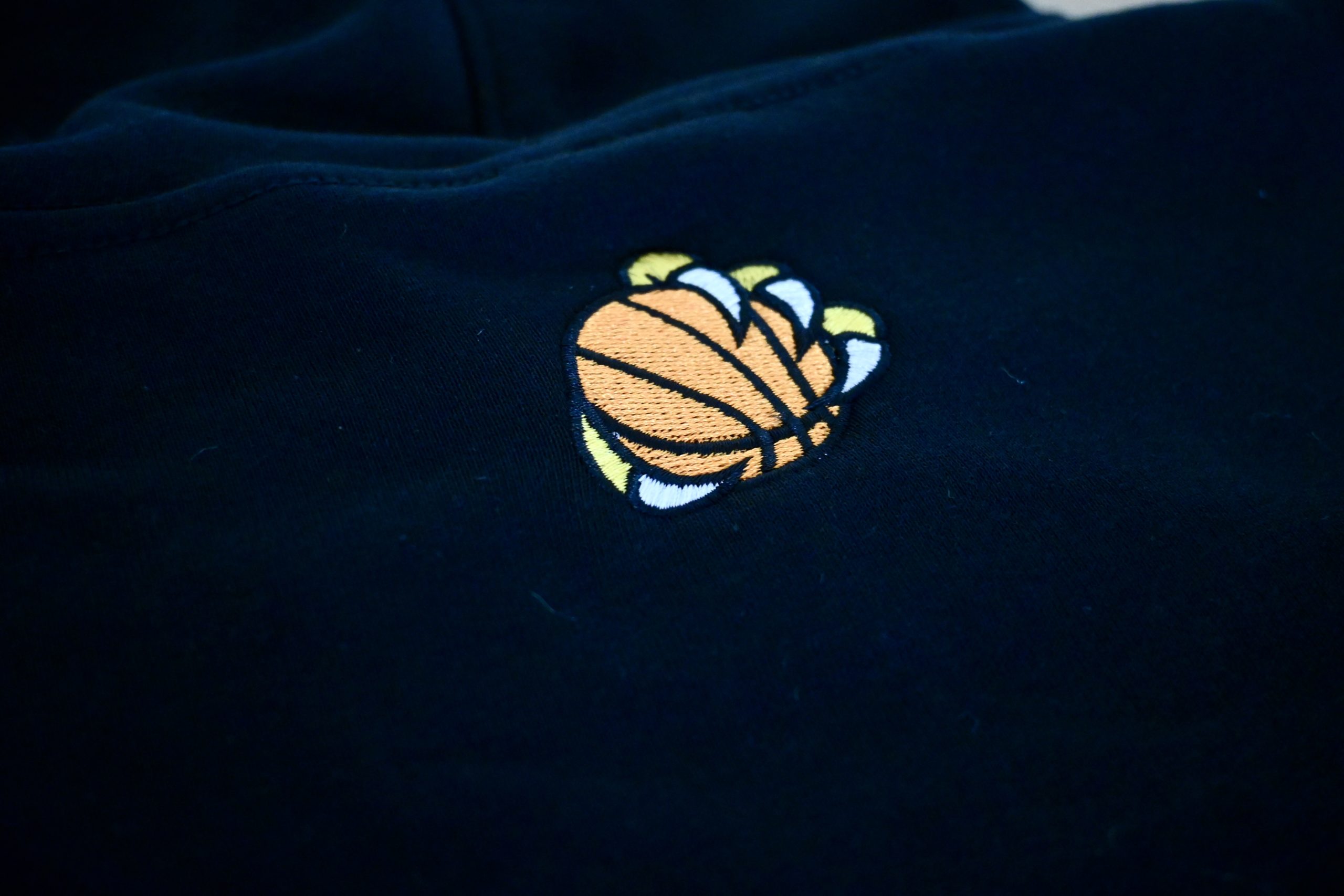 Hoodie lifestyle – Image 8